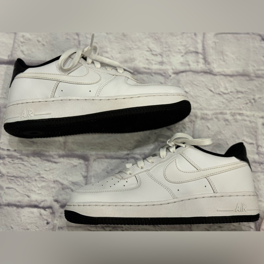 Youth 6 6Y Women’s 7.5 Nike Air Force 1 ESS GS White Black AF1 Shoes Sneakers
